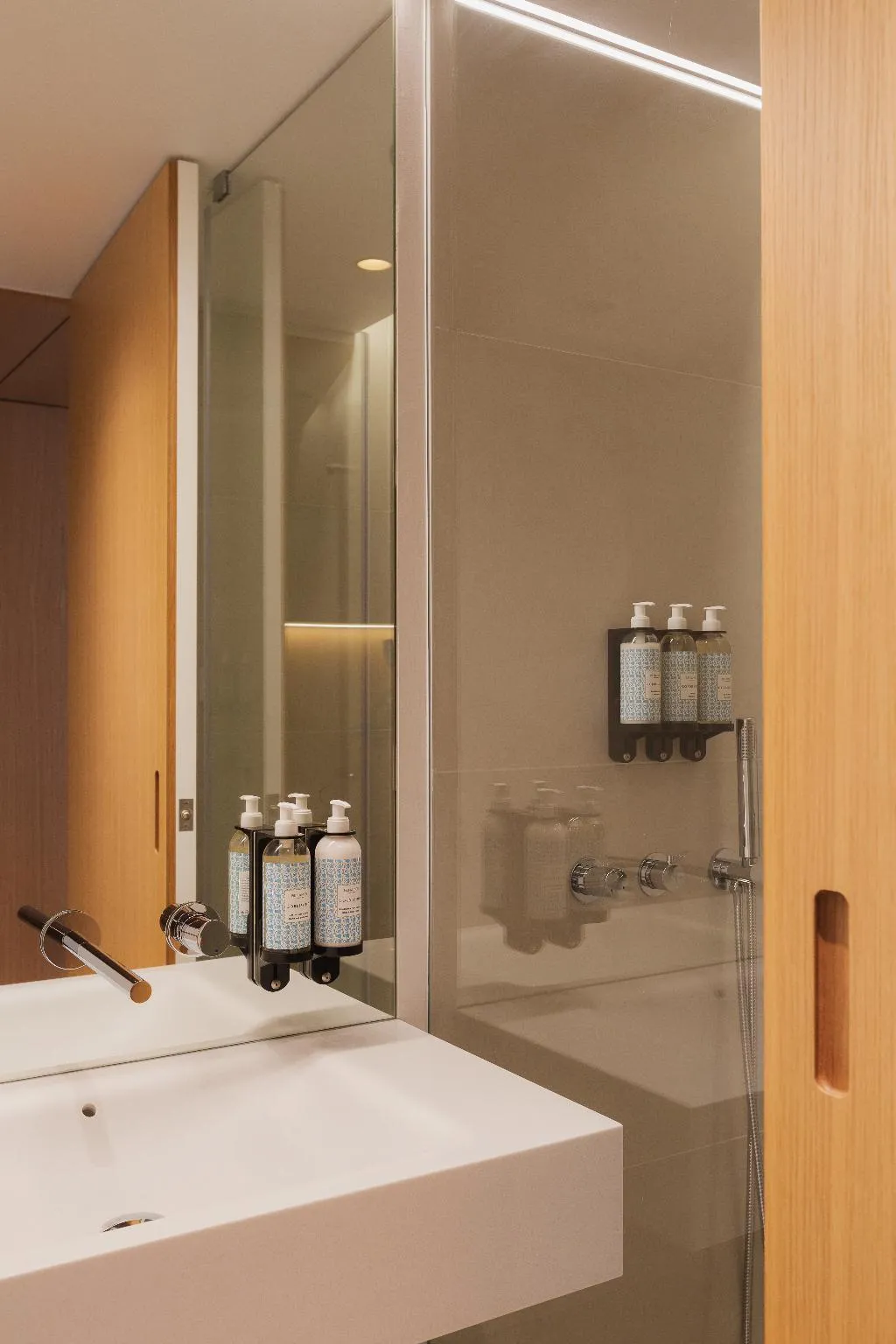 DOUBLE DELUXE Room, Lumen Hotel and The Lisbon Light Show, Lisbon