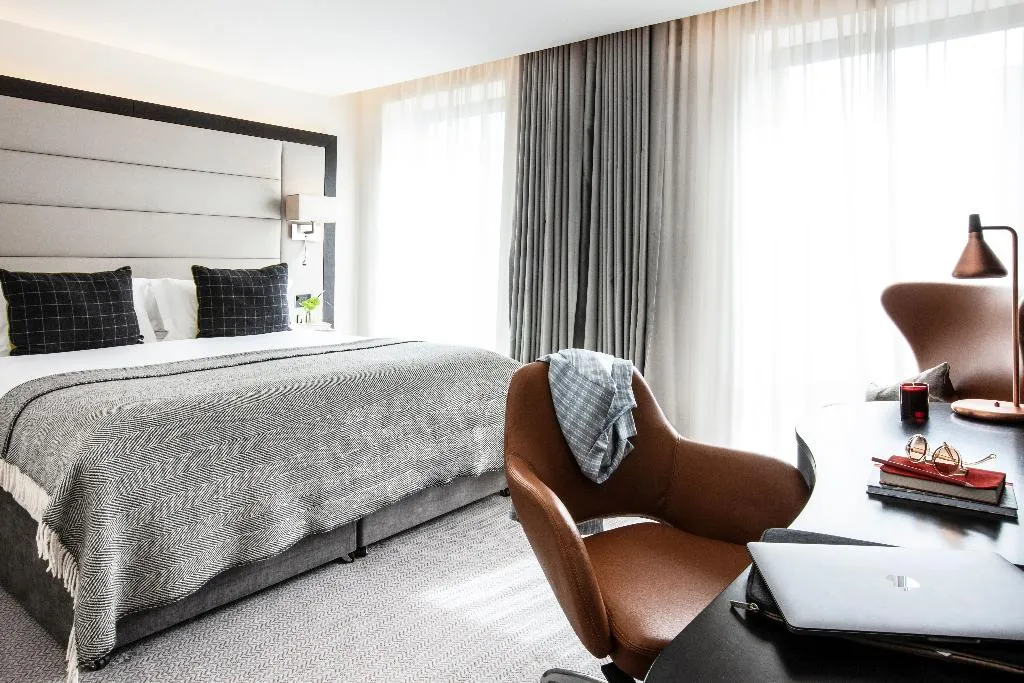 SUITE CLUB Room, The Address Connolly Hotel, Dublin