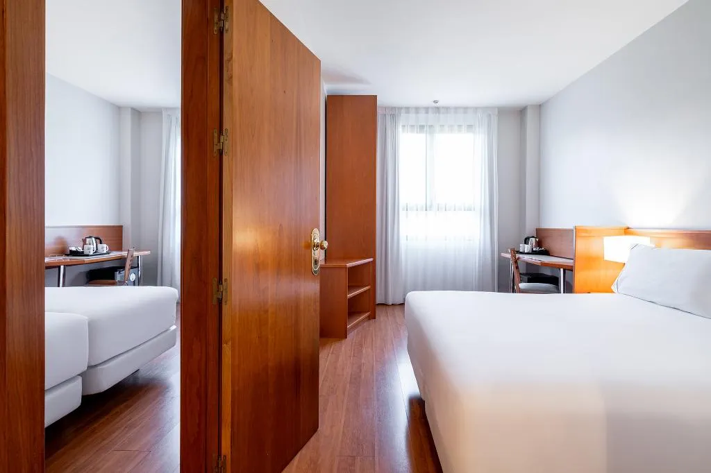 FAMILY ROOM CONNECTING ROOM Room, Exe Pozuelo, Madrid