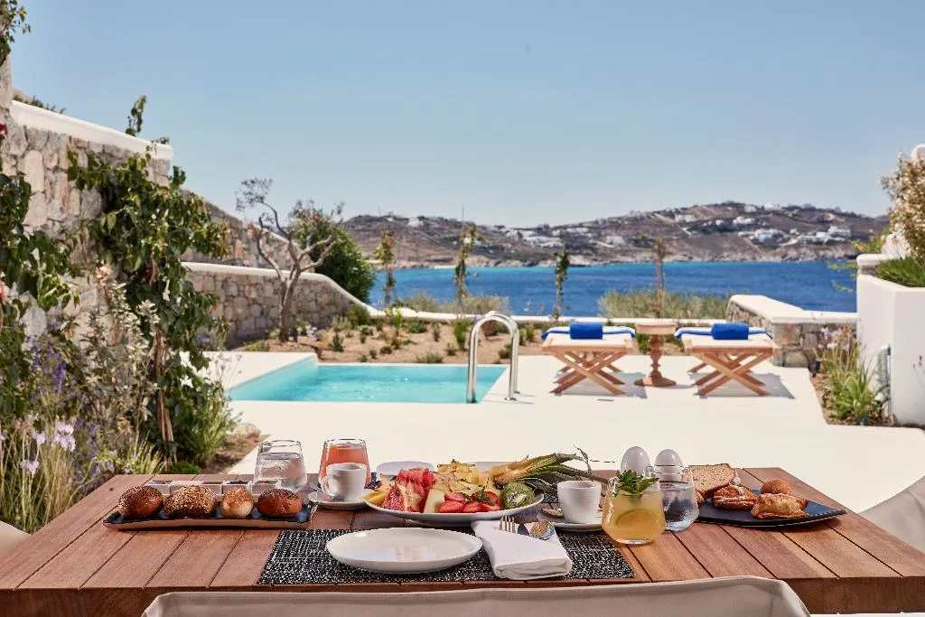 SUITE WITH PRIVATE POOL Room, Katikies Mykonos - The Leading Hotels Of The World, Mykonos