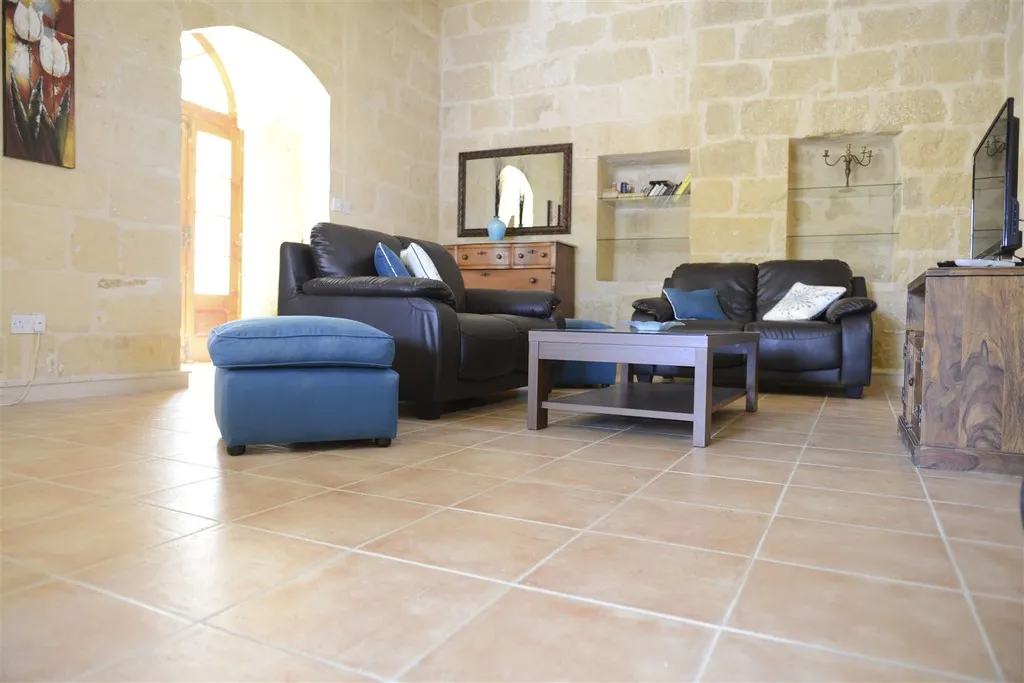 Room, Ta Girardu, Gozo