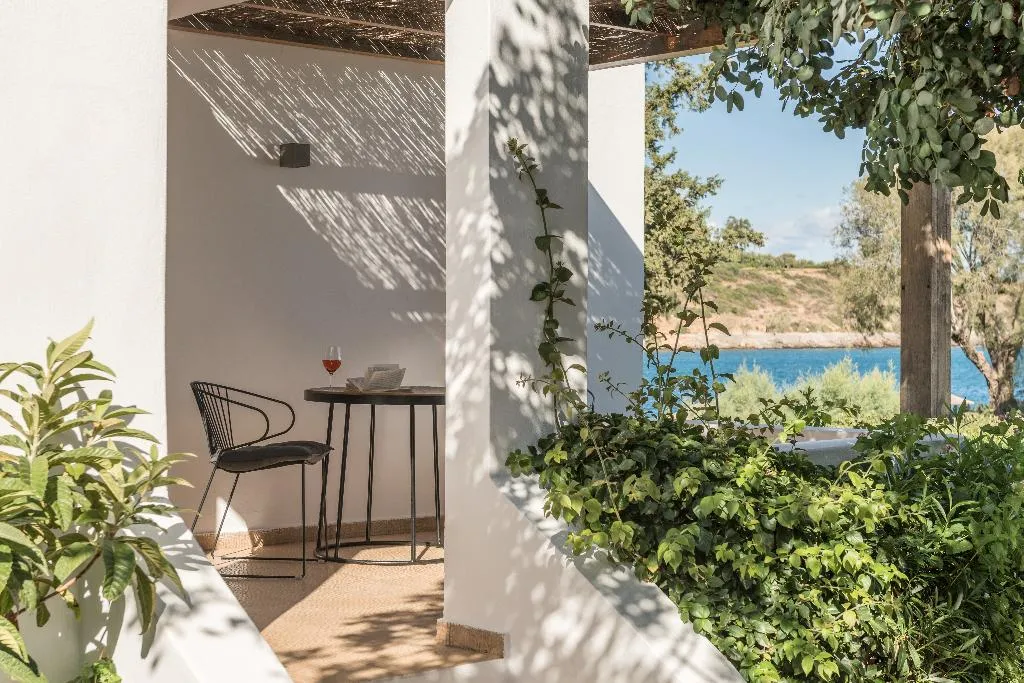 Room, Minos Beach Art Hotel, a Member of Design Hotels, Crete