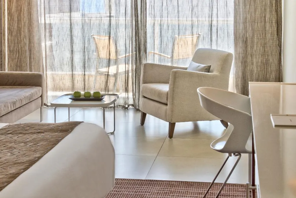 JUNIOR SUITE CAPACITY 1 Room, The George, Urban Boutique Hotel, Malta