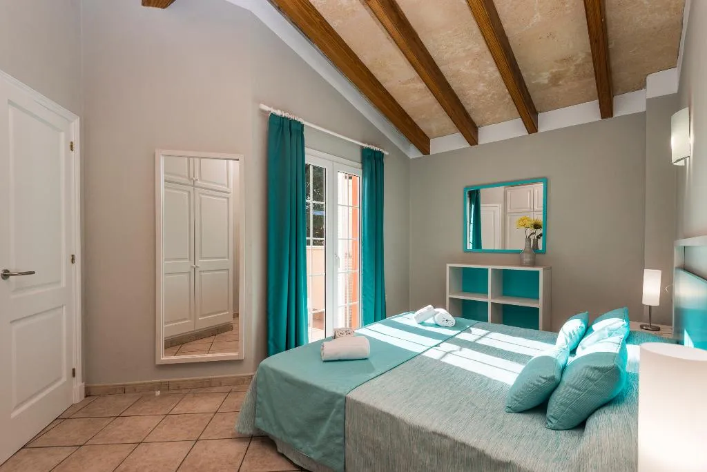 Room, Maribel Villas, Menorca