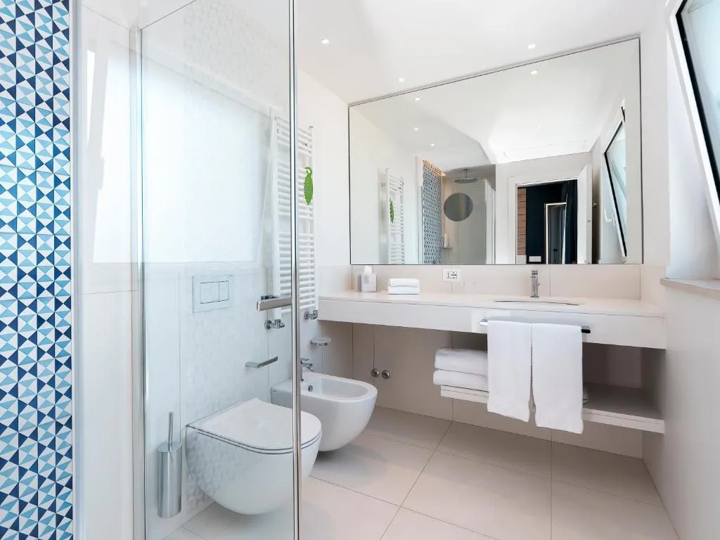 DOUBLE SUPERIOR Room, Tirrenia Hotel, Naples
