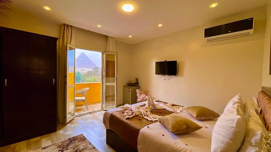 DOUBLE SUPERIOR KING BED Room, Nemes Pyramids View Inn, Cairo