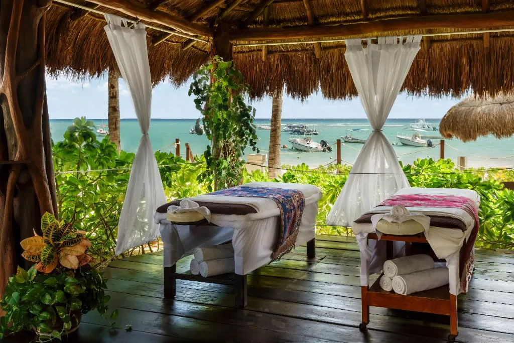 Sports and Entertainment, The Reef CocoBeach, Playa Del Carmen