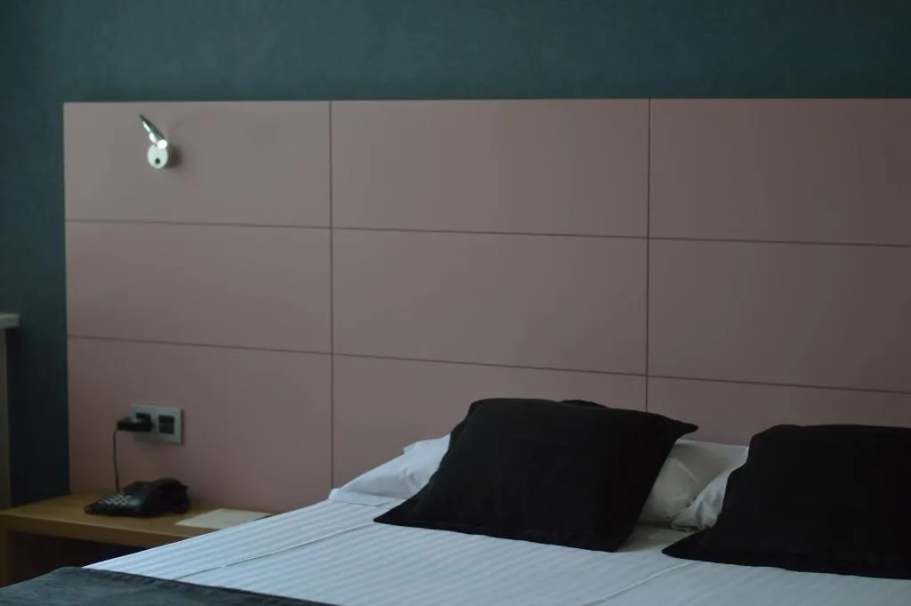 DOUBLE STANDARD Room, Hotel Chamartin the One, Madrid