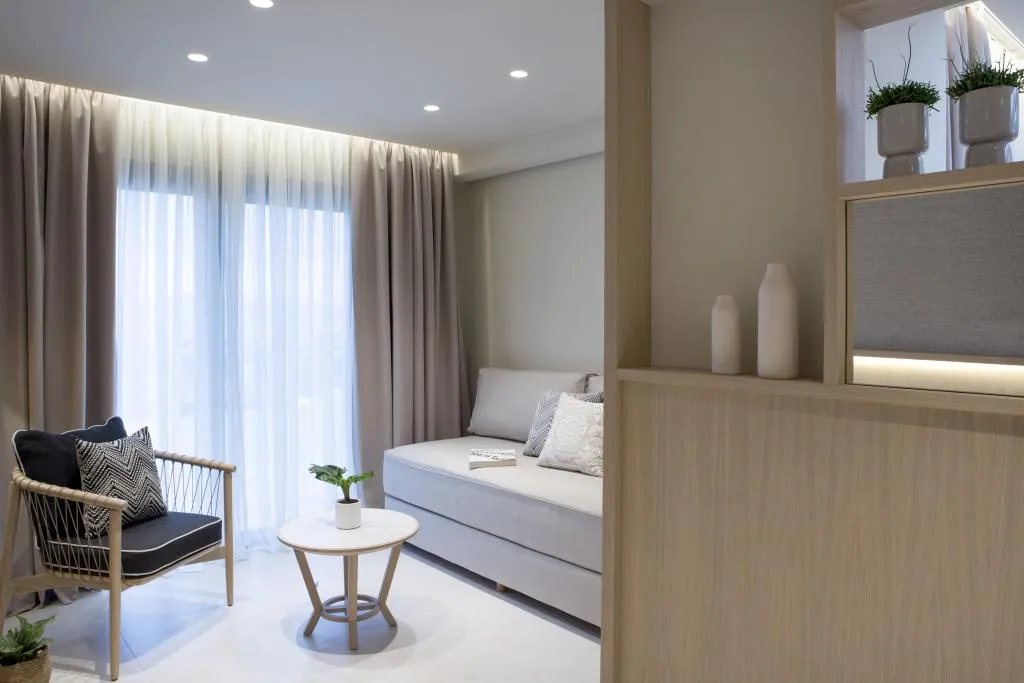 JUNIOR SUITE SEA VIEW WITH PRIVATE POOL Room, MERAVIA Leonardo Limited Edition, Halkidiki