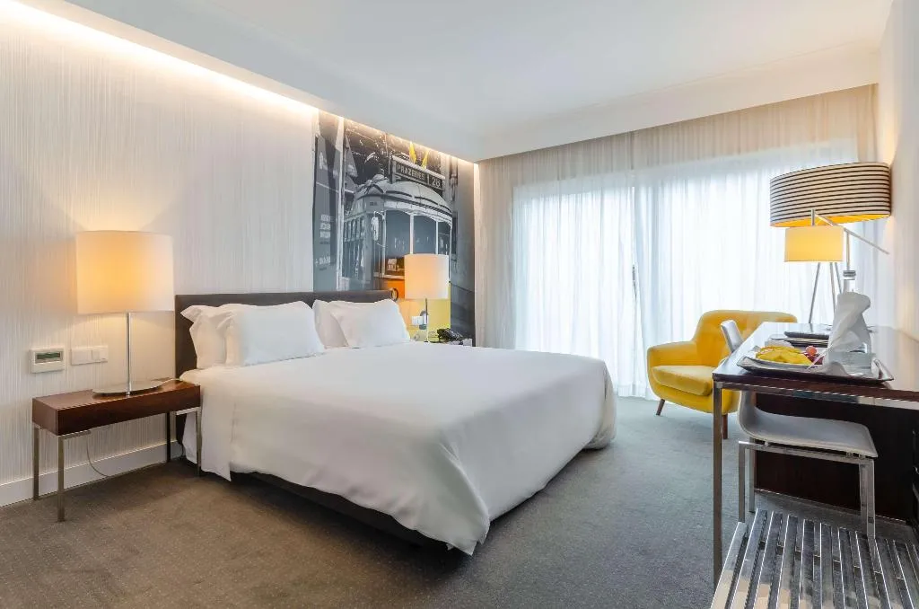 Room, Olissippo Saldanha, Lisbon