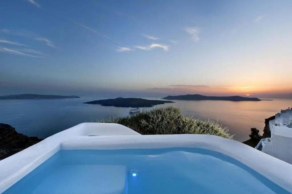 Room, Kamares Apartments, Santorini