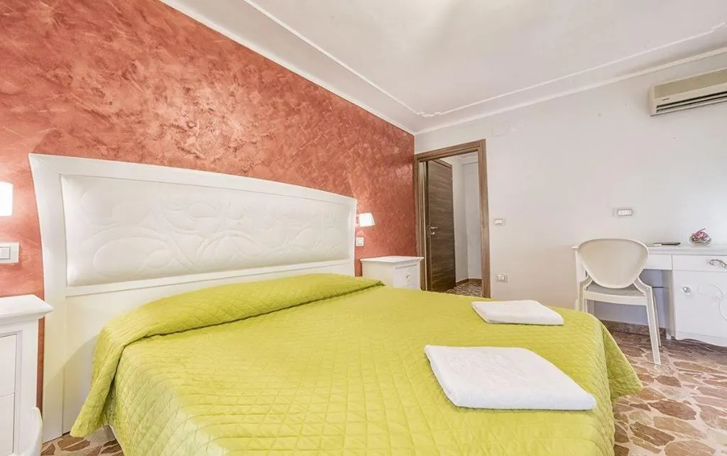 Room, Hotel Flora, Catania