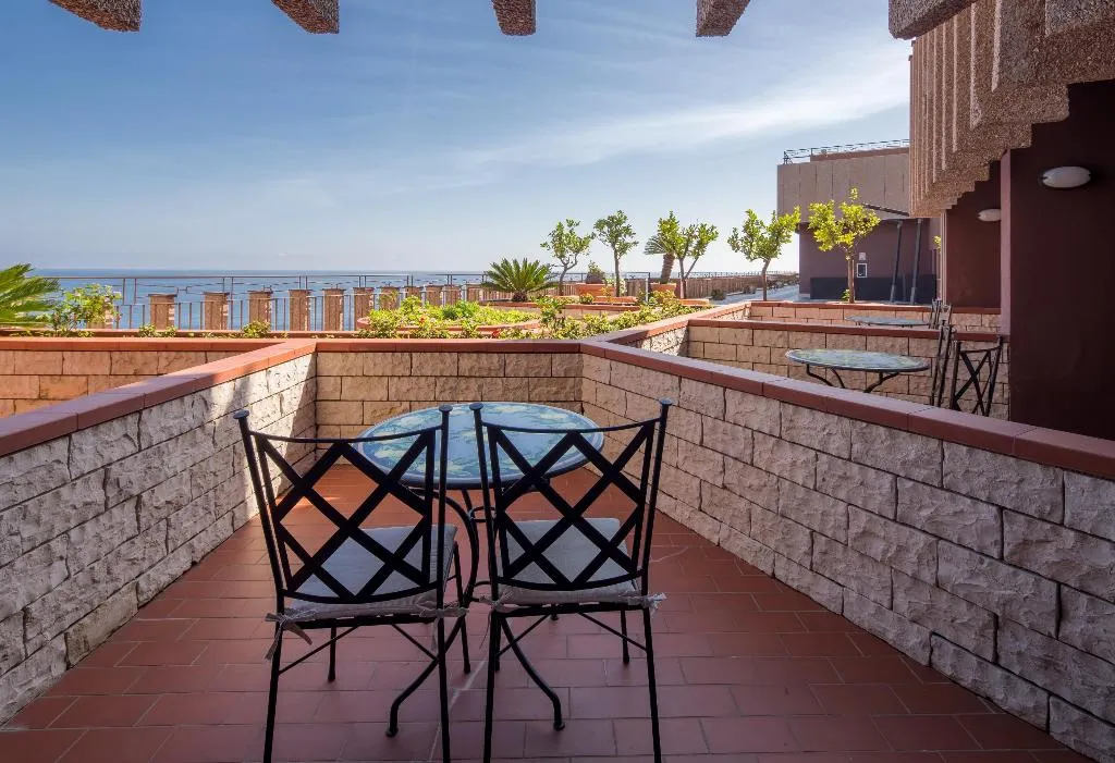 DOUBLE SINGLE USE SUPERIOR GARDEN VIEW Room, UNA HOTELS Capotaormina, Taormina