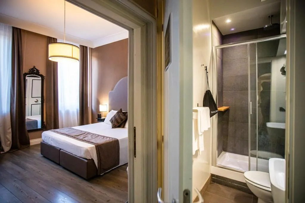 DOUBLE DELUXE QUEEN BED Room, Jb Relais, Rome
