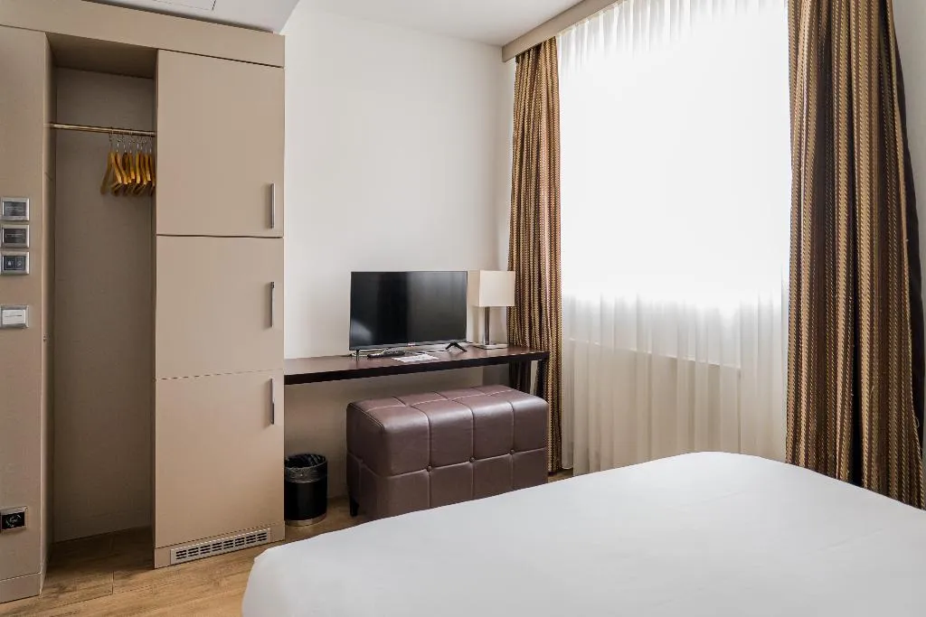 DOUBLE STANDARD Room, Homaris West Side - Self-Check In, Berlin