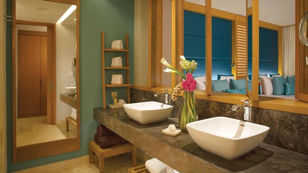 JUNIOR SUITE PARTIAL OCEAN VIEW KING BED Room, Dreams Playa Mujeres Golf & Spa Resorts, Cancun Area