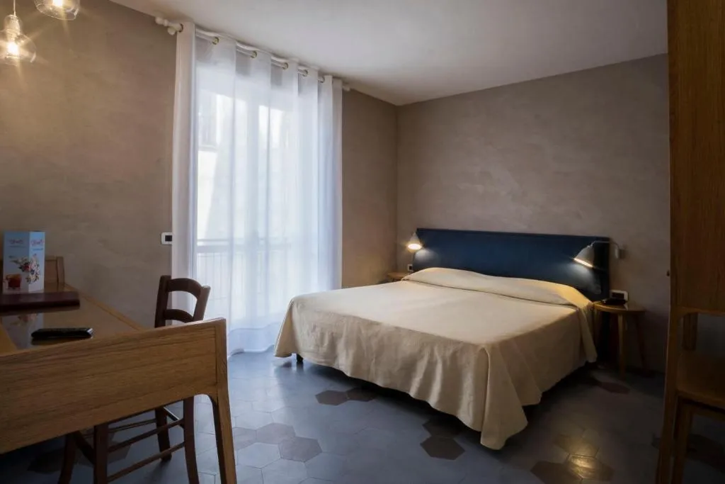 Double or Twin STANDARD Room, Il Roseto Resort, Naples