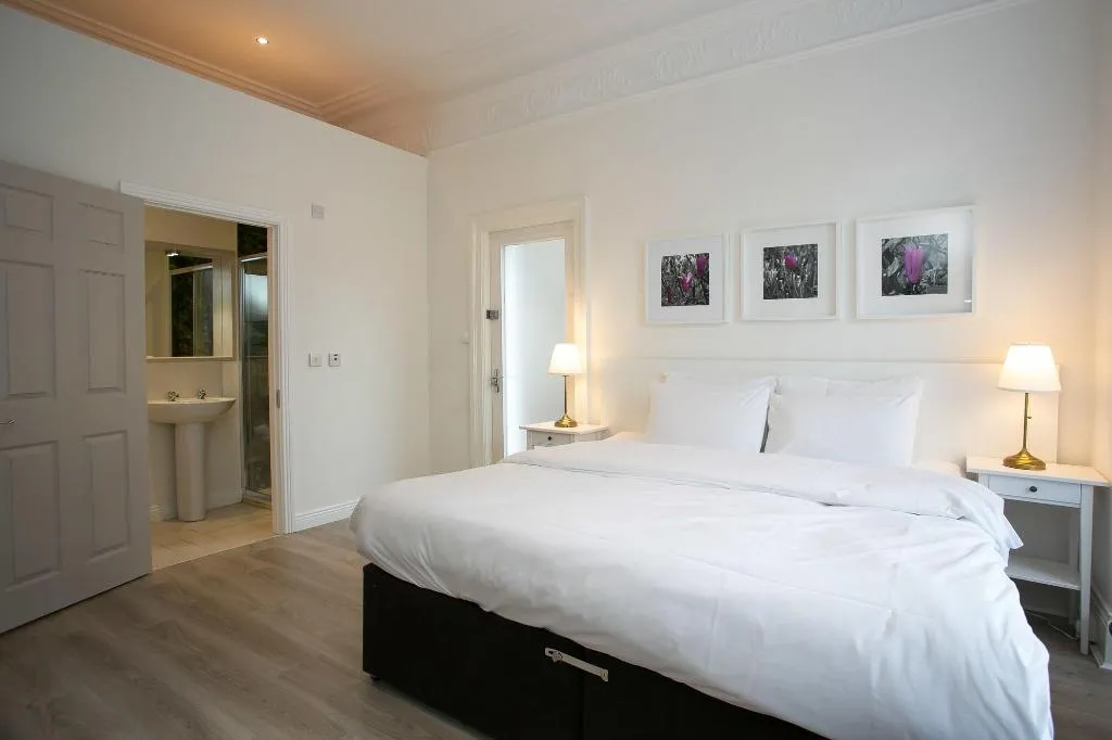 Room, Ballsbridge Townhouse - Merrion Road, Dublin