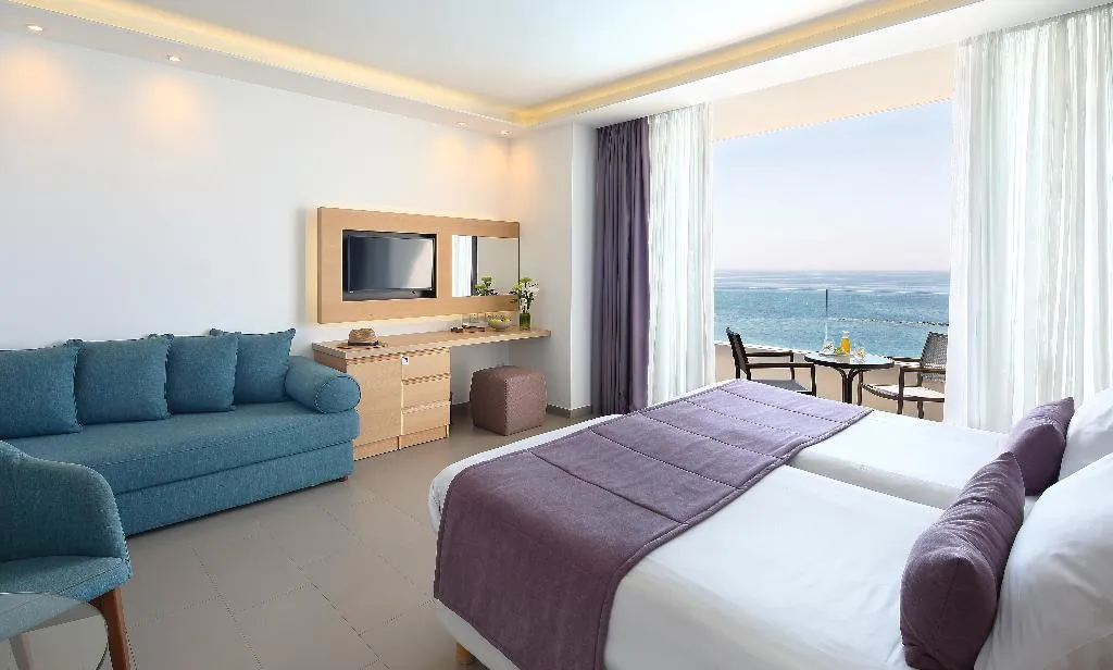 Double or Twin CAPACITY 4 Room, Royal Apollonia, Cyprus