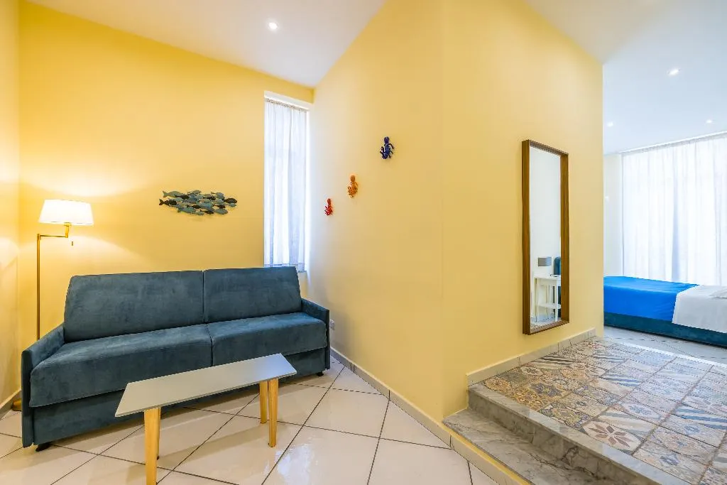 QUADRUPLE CLASSIC Room, La Casa Di Bruno, Naples
