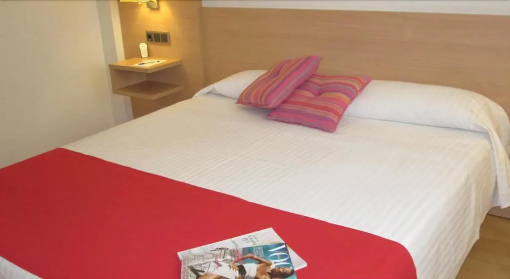 Room, Bag, Valencia