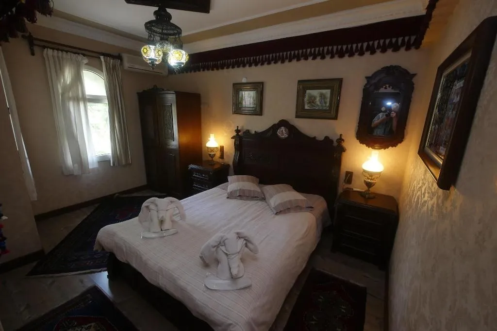 Room, Bella, Izmir