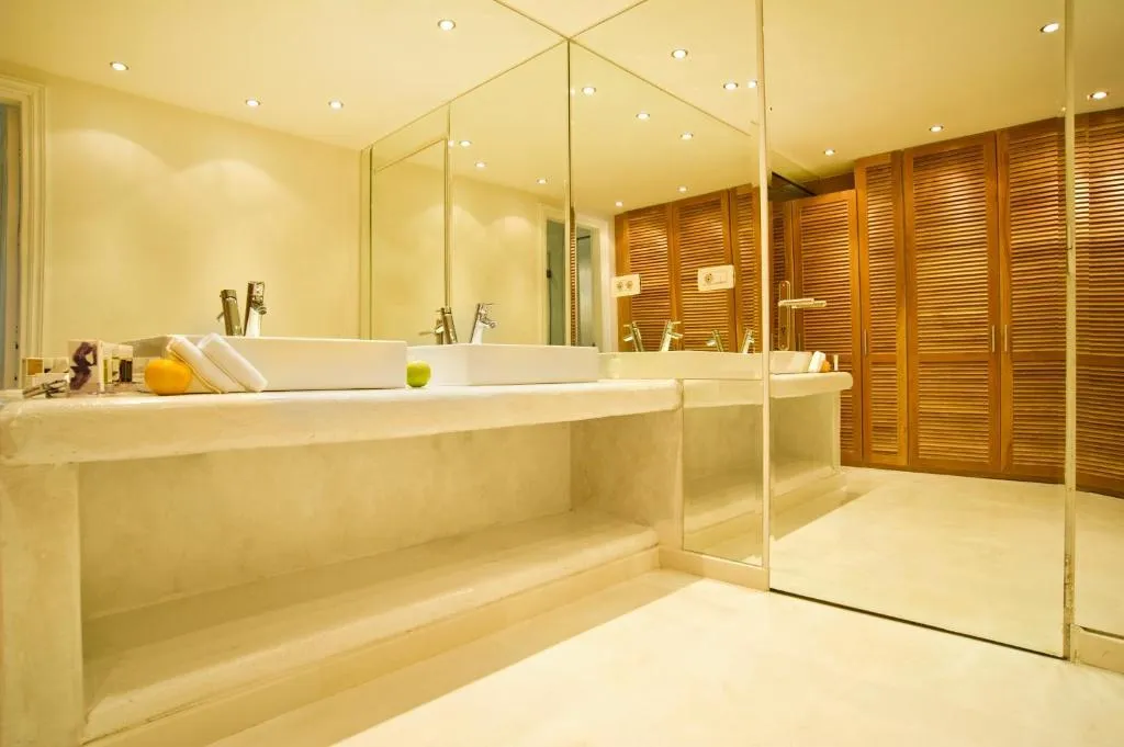 SUITE WITH JACUZZI Room, Petinos Beach, Mykonos