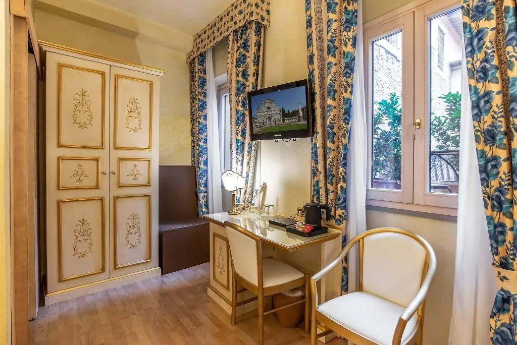 DOUBLE STANDARD Room, Alba Palace, Florence