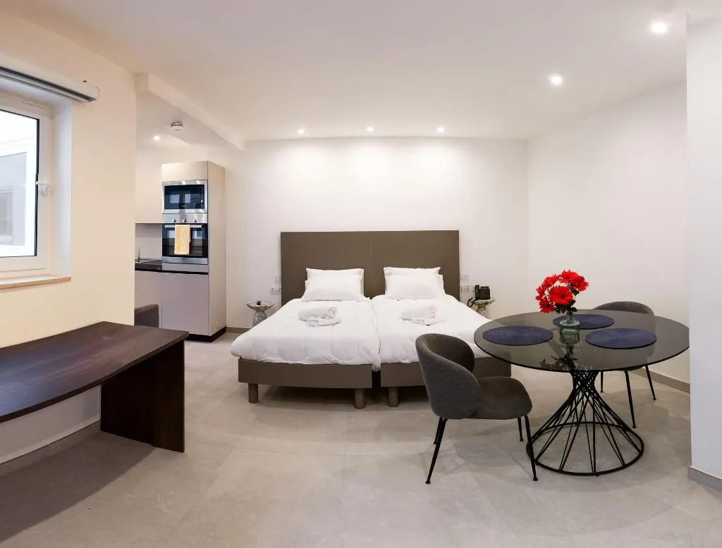 STUDIO COMFORT Room, The Central Guesthouse, Malta