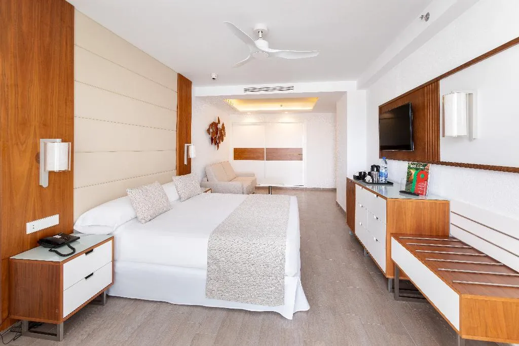 FAMILY ROOM TWO BEDROOMS Room, Hotel Riu Gran Canaria - All Inclusive, Gran Canaria