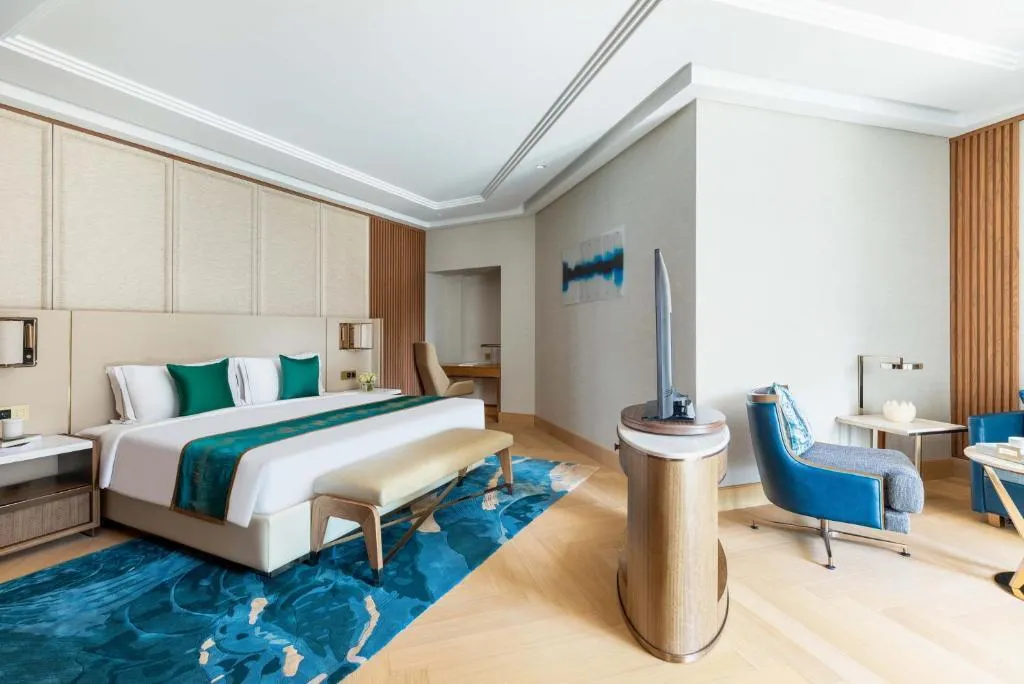 SUITE LUXURY Room, Taj Exotica Resort & Spa, The Palm Dubai, Dubai