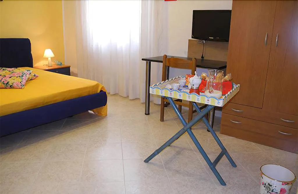 Room, Melone Giallo, Palermo