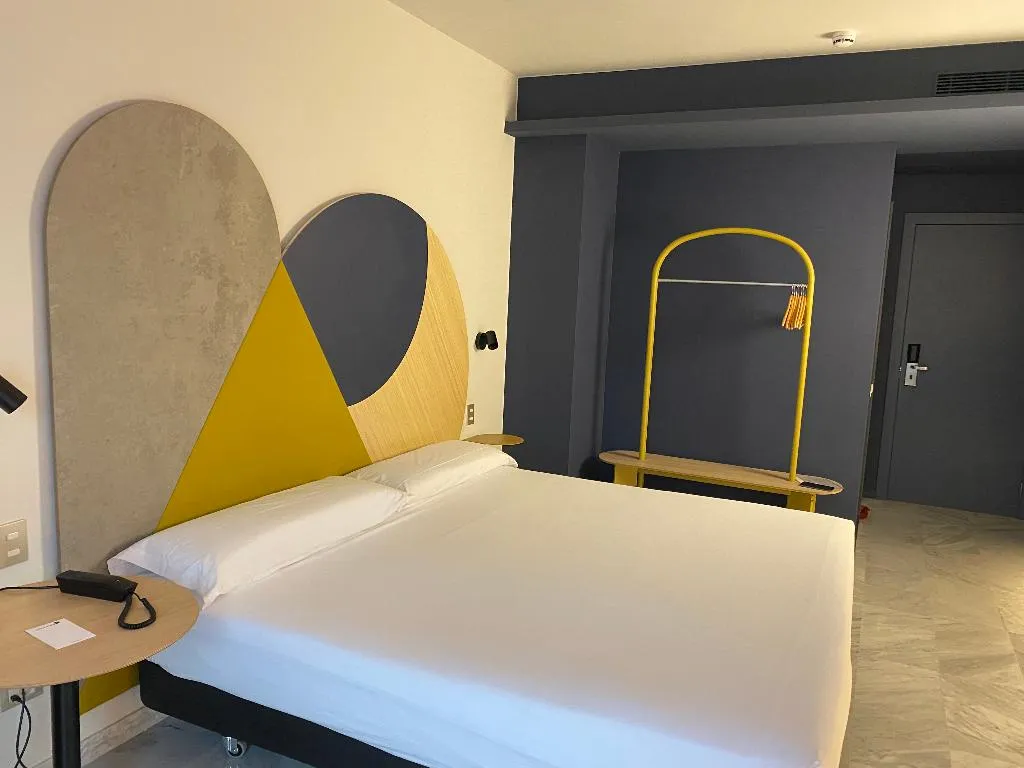 DOUBLE SINGLE USE STANDARD Room, Onix Fira, Barcelona