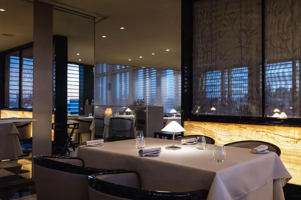 Restaurant, Armani Hotel Milano, Milan
