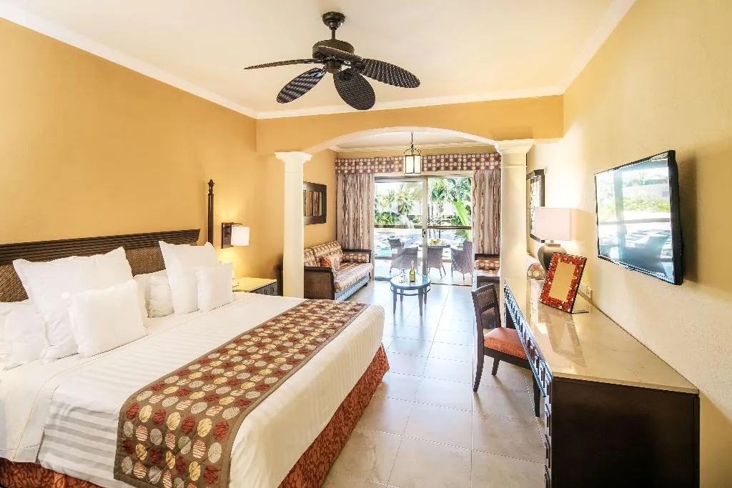 JUNIOR SUITE POOL VIEW Room, Barcelo Maya Palace, Cancun Area