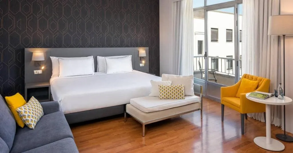 Room, Hotel Madrid Plaza de España Affiliated by Meliá, Madrid