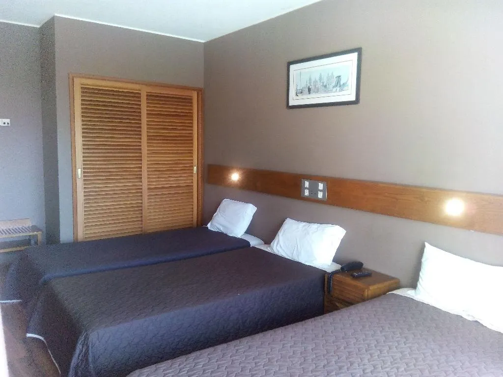 Double or Twin CAPACITY 3 Room, Meia Lua, Porto