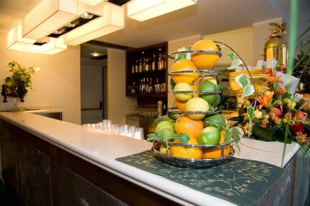 Bar, Artemis, Palermo