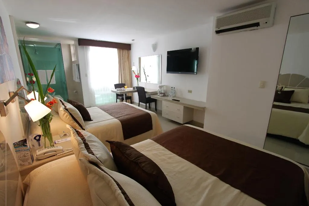 FAMILY ROOM STANDARD Room, Plaza Caribe, Cancun Area