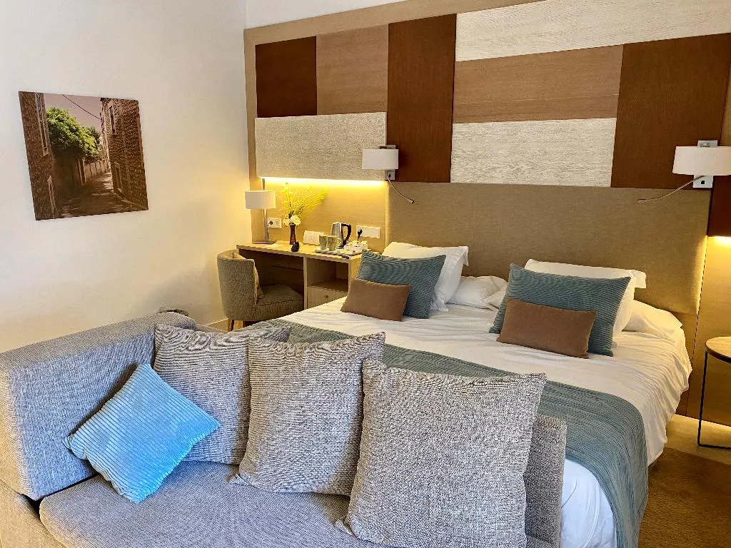 JUNIOR SUITE STANDARD Room, Soller Plaza, Majorca