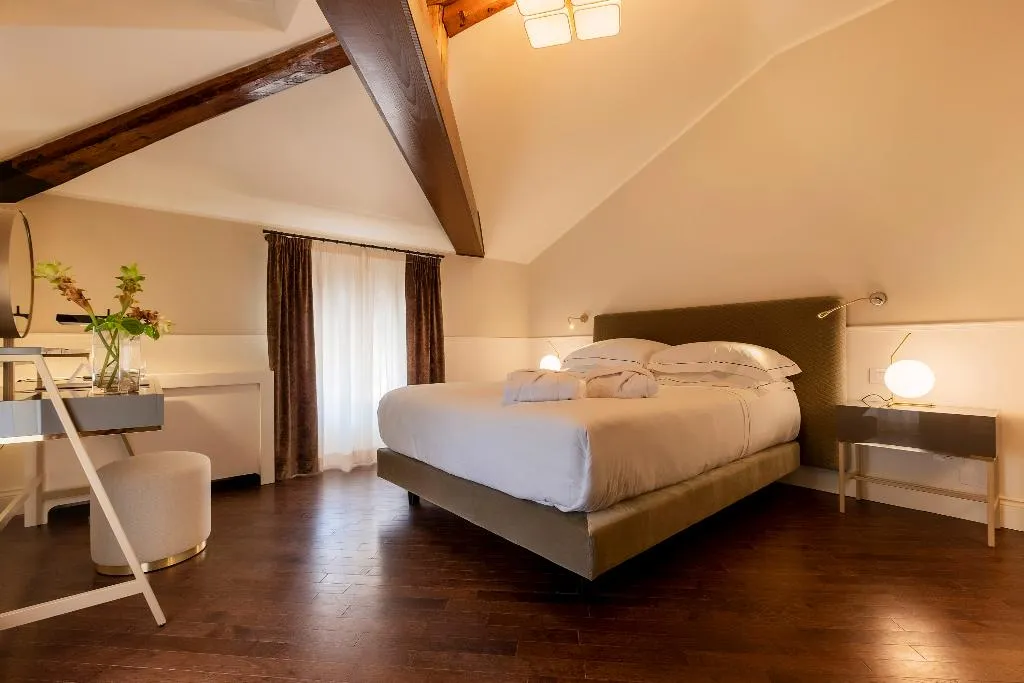 DOUBLE SINGLE USE STANDARD Room, Villa Soligo - Small Luxury Hotels of the World, Venice
