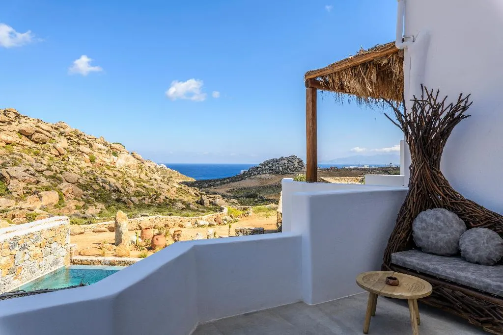 SUITE DELUXE SIDE SEA VIEW Room, Charisma Hotel And Wellness Suites, Mykonos