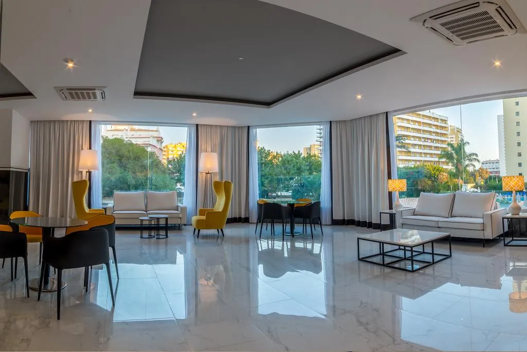 Lobby, Flor Da Rocha, Algarve
