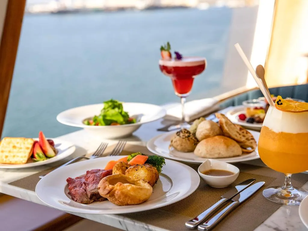 Restaurant, Queen Elizabeth 2, Dubai