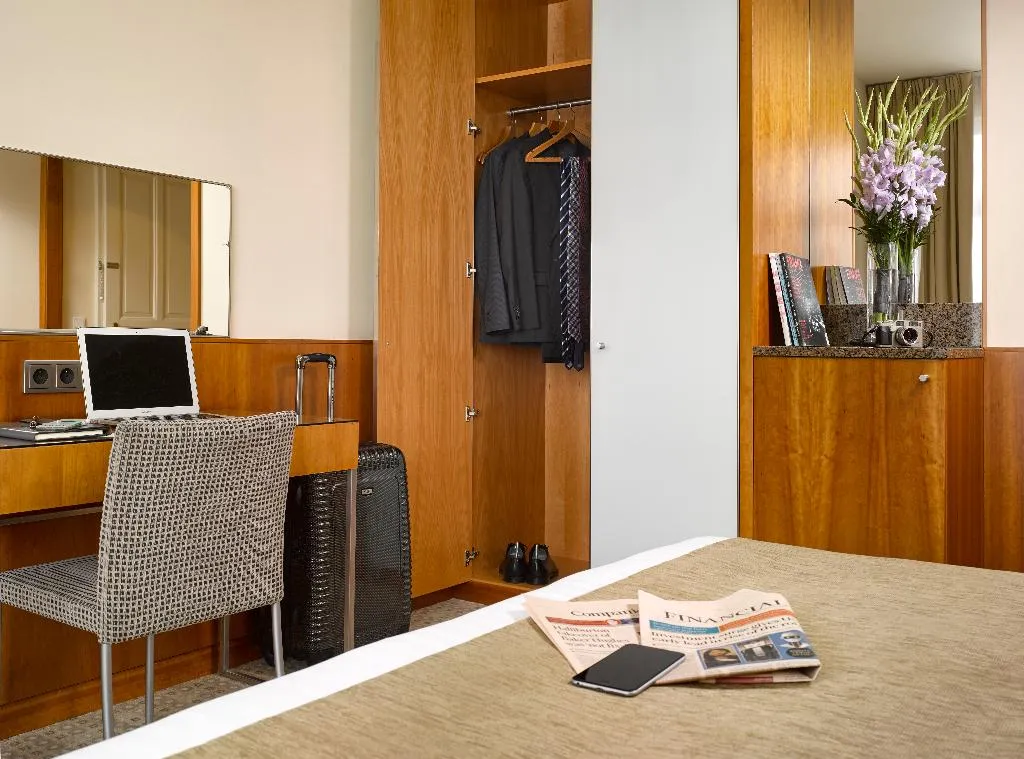 DOUBLE SINGLE USE GUEST ROOM Room, K+K Hotel Central, Prague