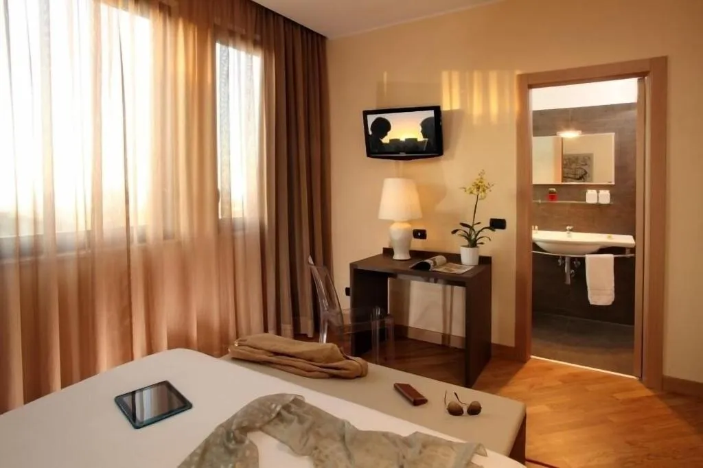 APARTMENT STANDARD Room, Villa Mercede, Rome