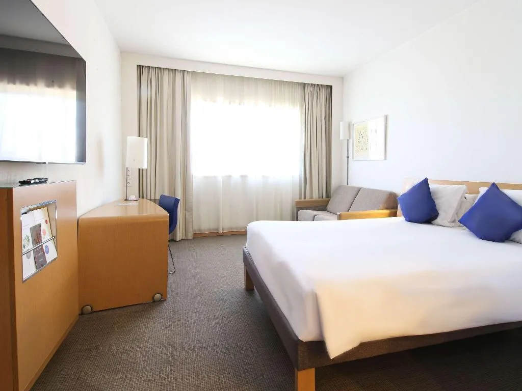 SINGLE SUPERIOR Room, Novotel Tunis, Tunisia
