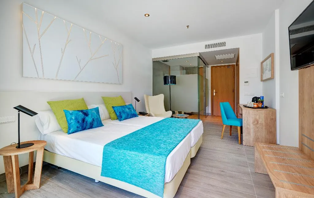 JUNIOR SUITE STANDARD Room, More, Majorca