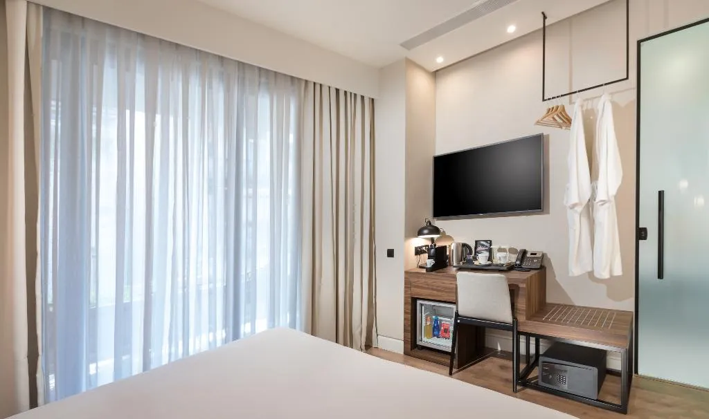 Double or Twin CLASSIC WITH BALCONY Room, Athens Christokopidou Residence, Athens
