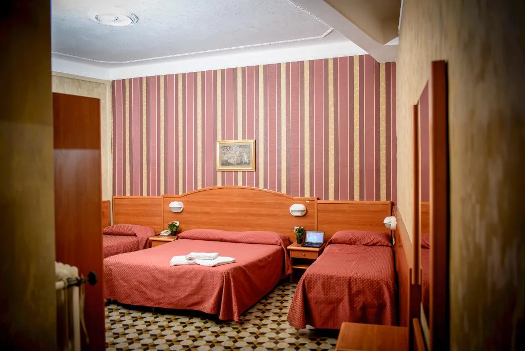 QUADRUPLE STANDARD Room, Emmaus, Rome